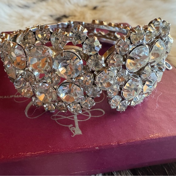 Vintage GORGEOUS Rhinestone Bracelett - Picture 6 of 8